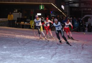 4 Rennläufer auf der Loipe in Galtür beim Nordic Night Race